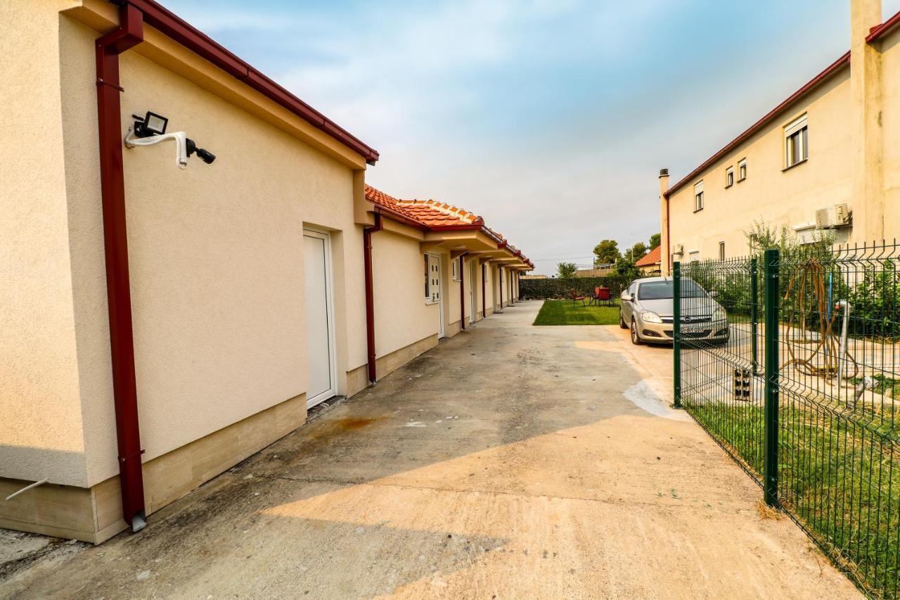 Simo Apartments Airport Podgorica Eksteriør billede