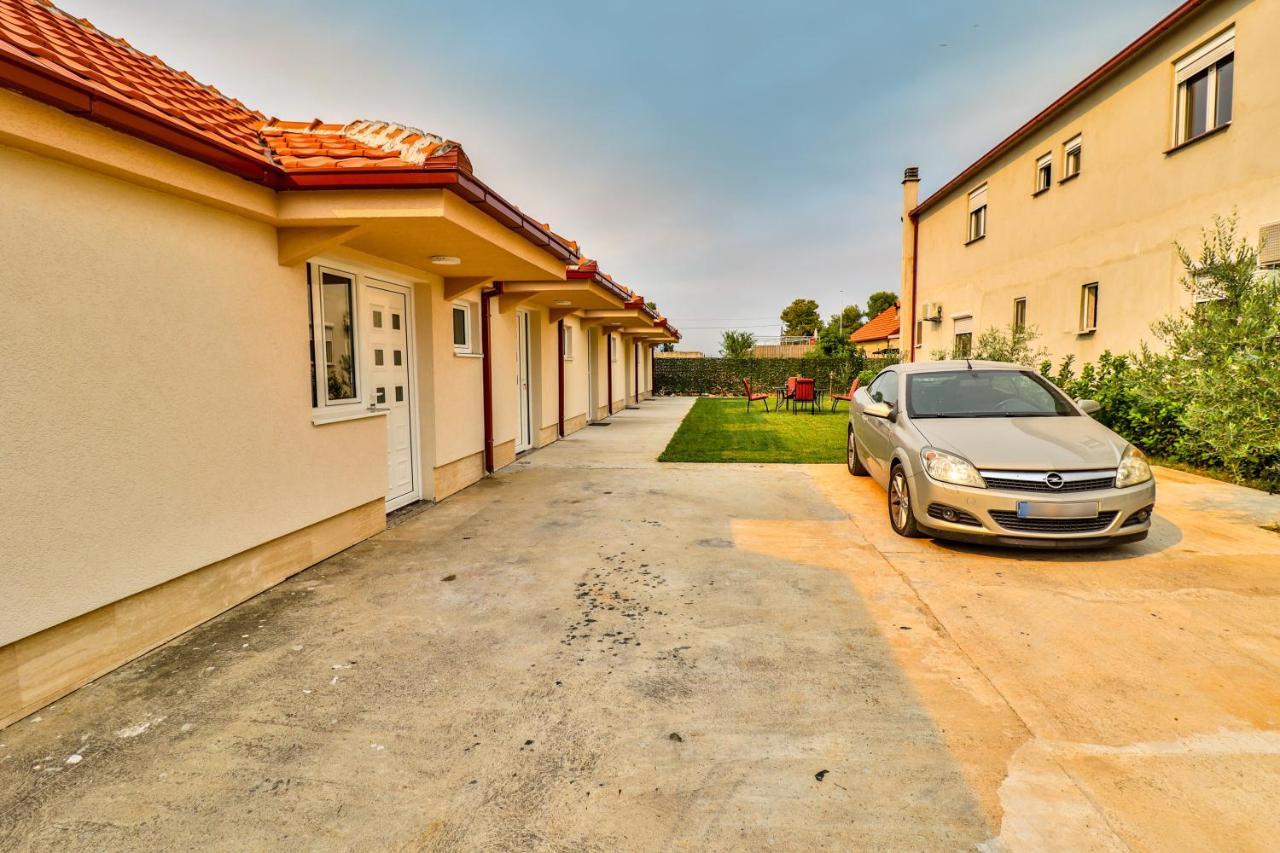 Simo Apartments Airport Podgorica Eksteriør billede