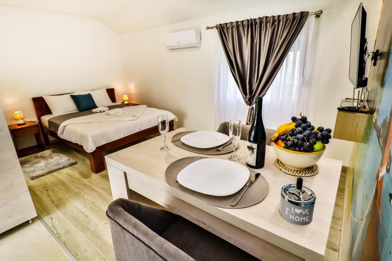 Simo Apartments Airport Podgorica Eksteriør billede