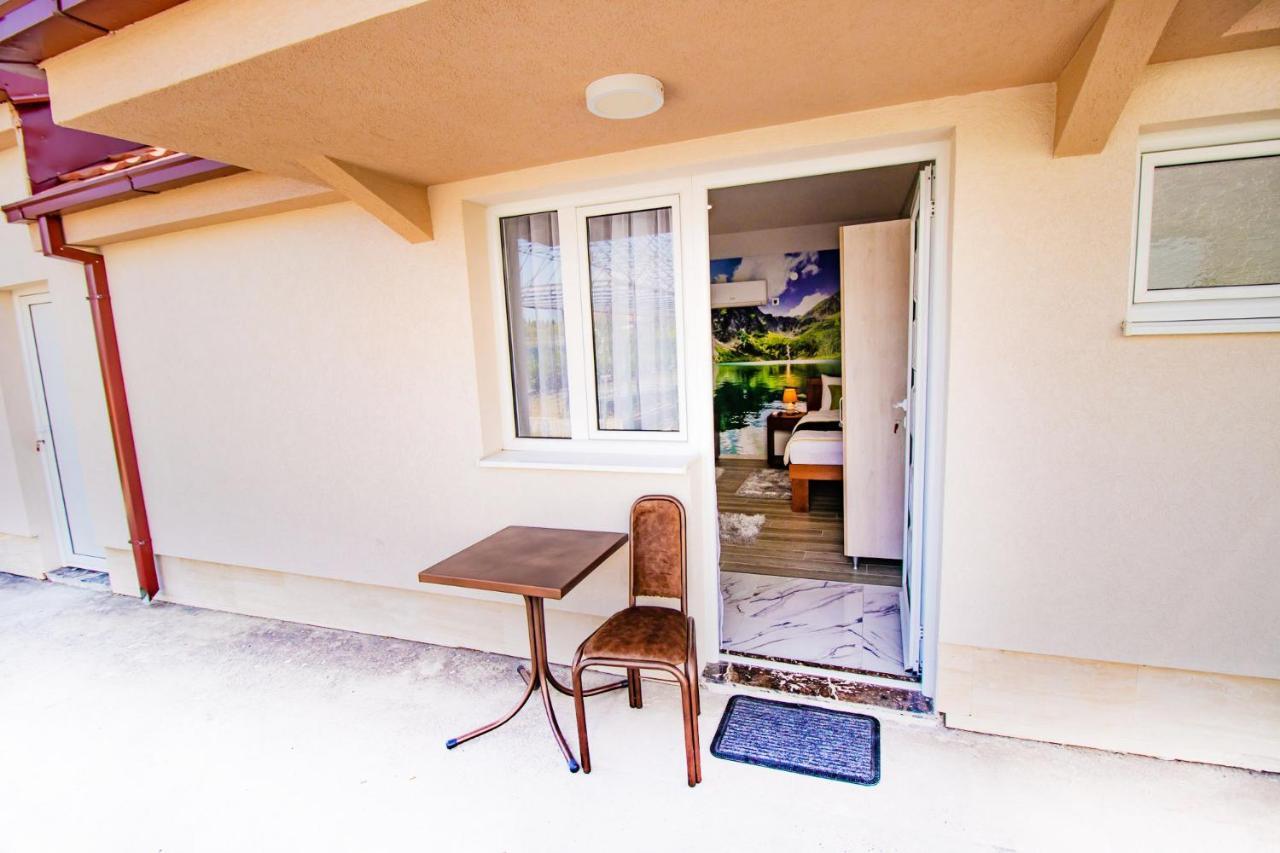 Simo Apartments Airport Podgorica Eksteriør billede
